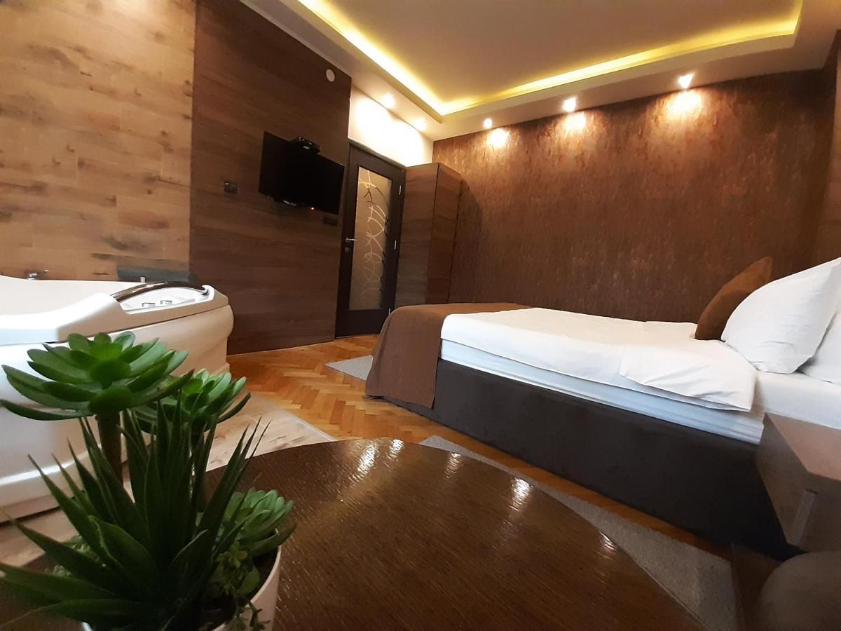Stan Na Dan Apartman D Lux Jacuzzi Kragujevac Exterior foto